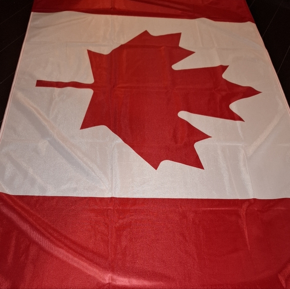 Large Canada Flag - Picture 3 of 4